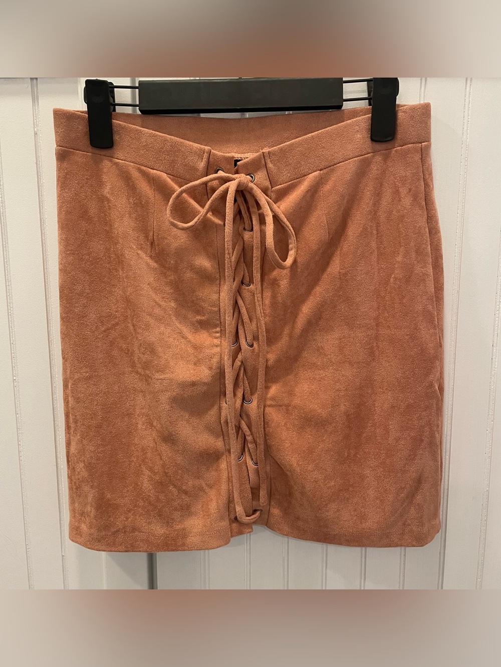 Windsor Women’s Dusty Pink Faux Suede Tie Front Skirt - Size Large
